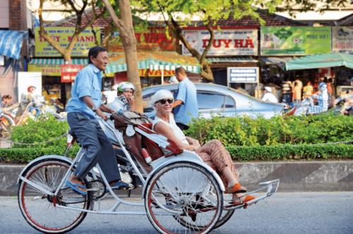 Ban Phụ nữ, Ban Thanh niên Công an tỉnh phối hợp tổ chức Chương trình khánh thành và gắn biển công trình 