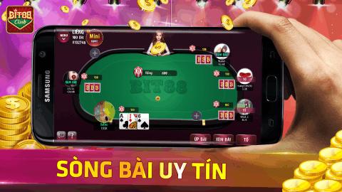 Trong ngày bầu cử, việc bỏ phiếu được bắt đầu từ 7 giờ sáng và kết thúc vào 7 giờ tối cùng ngày