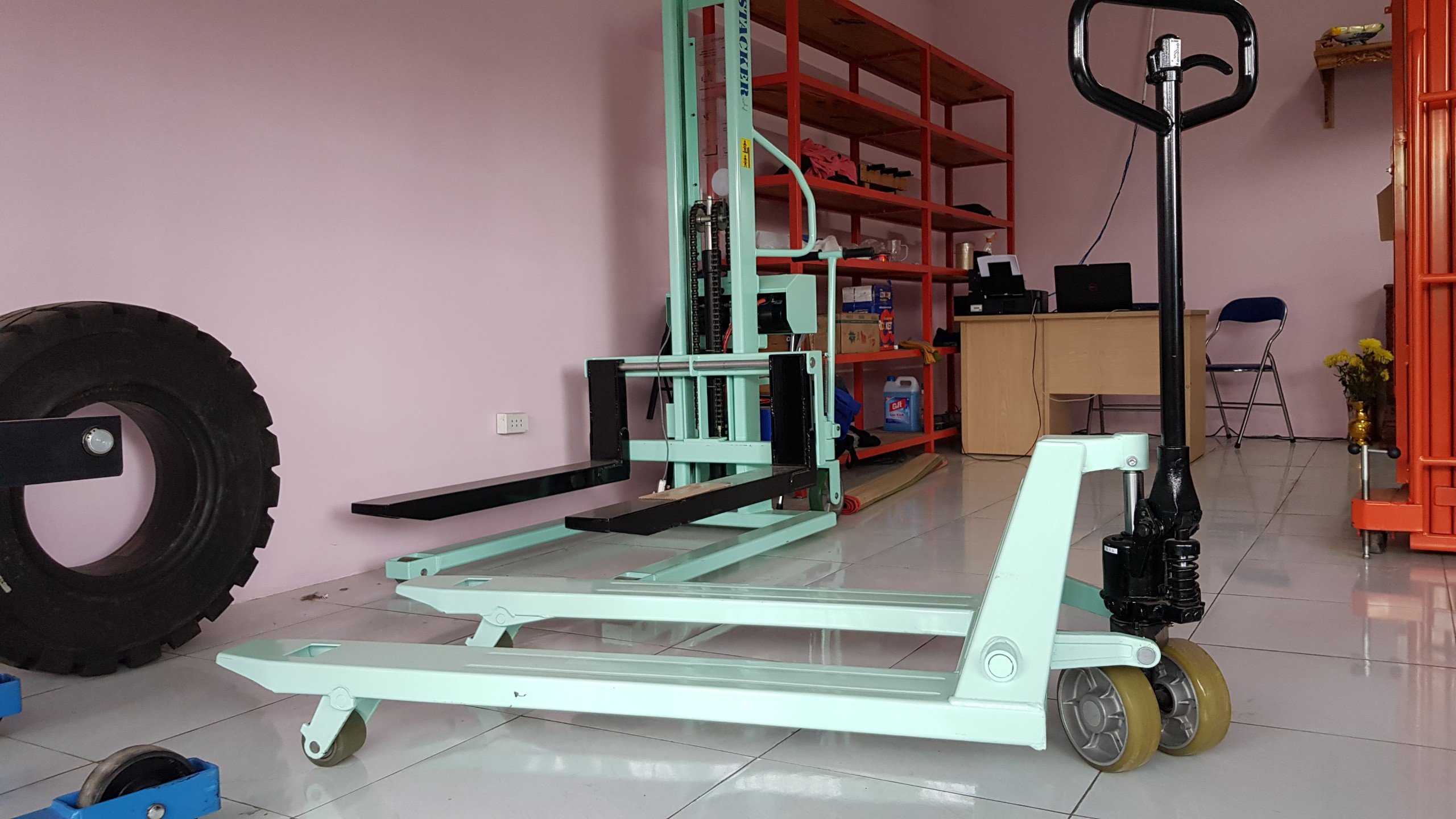 Xe nâng tay thấp OPK Nhật bản 2500kg