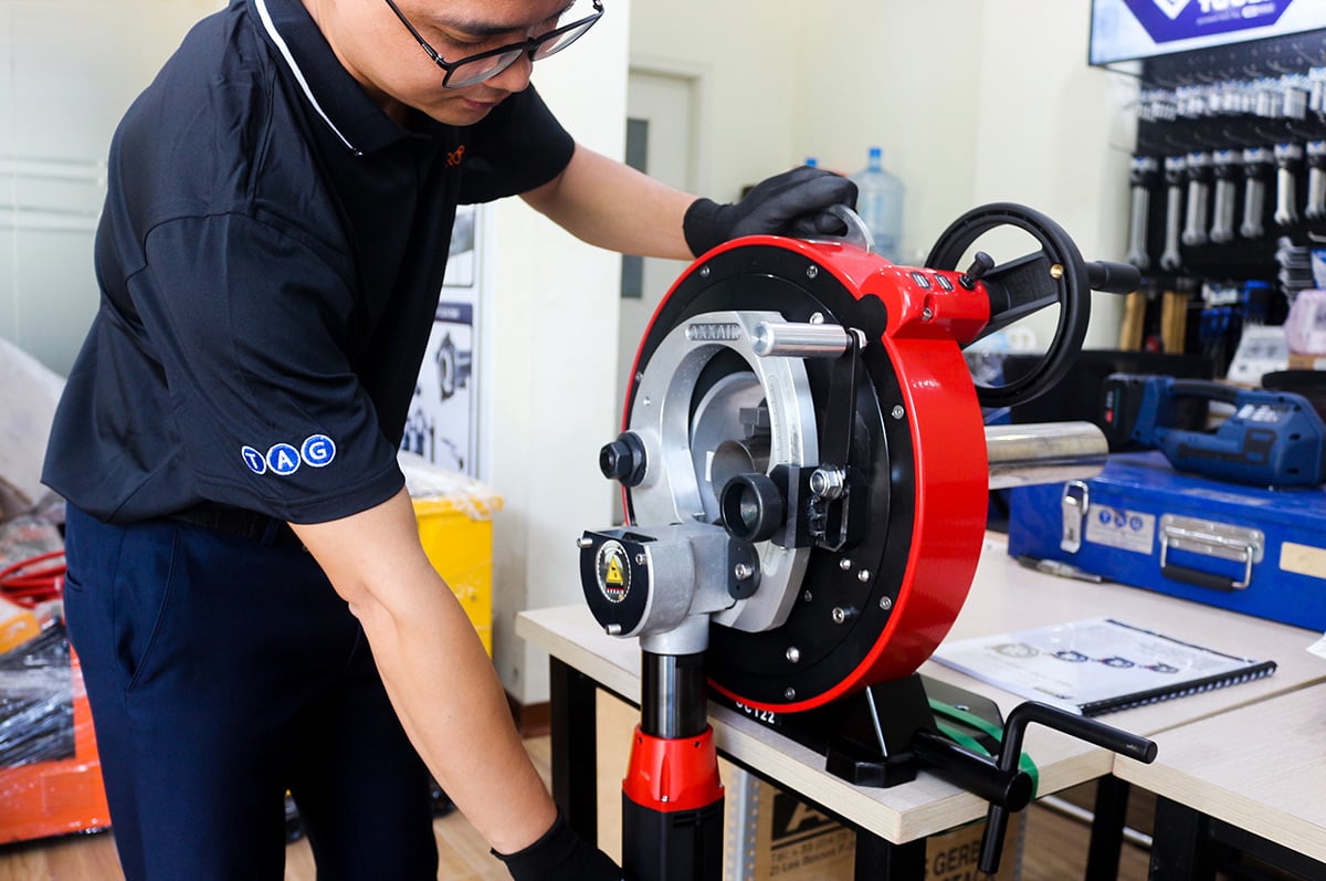 Máy cắt ống inox vi sinh thực phẩm Orbital