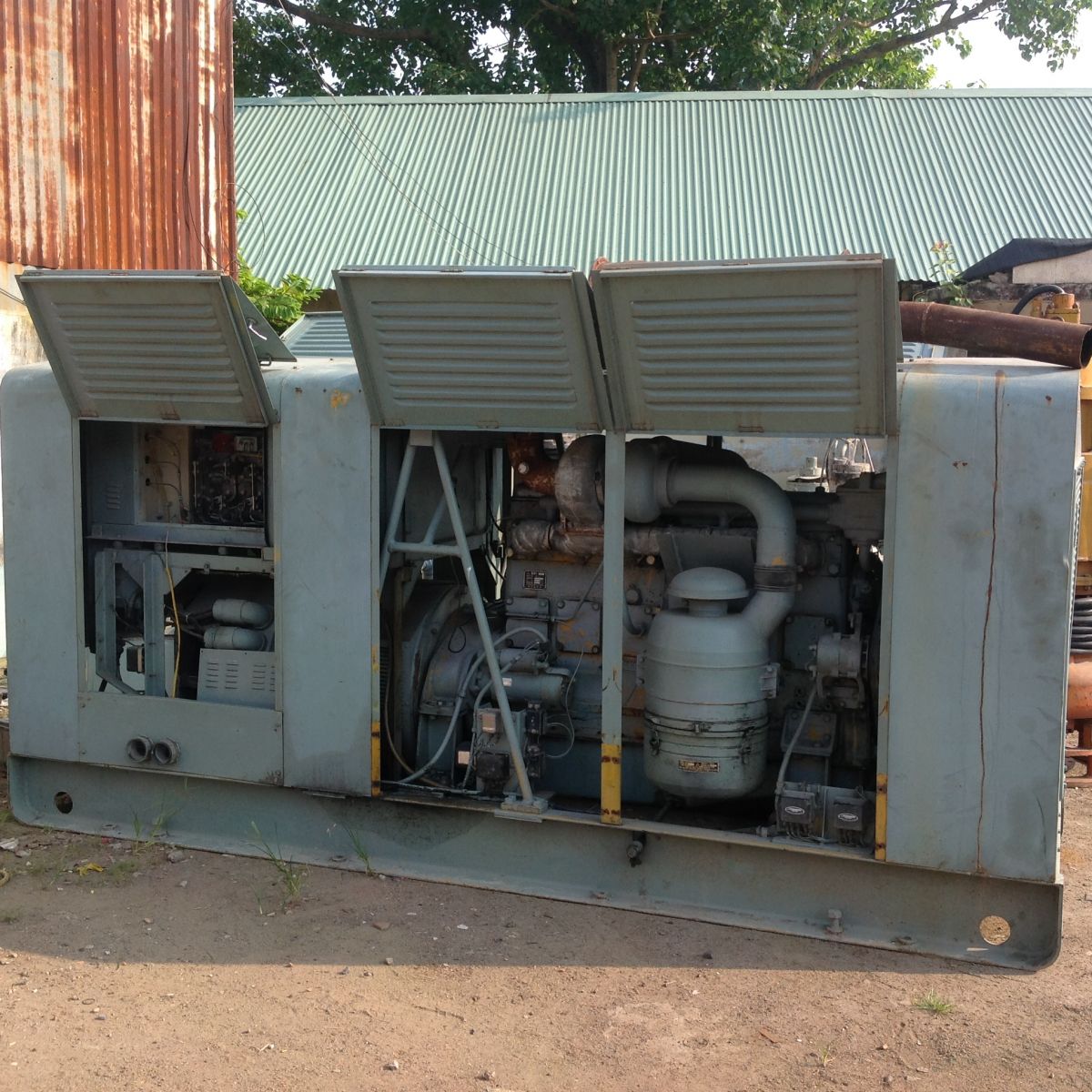 tàu hút cát san lấp mặt bằng đời mới