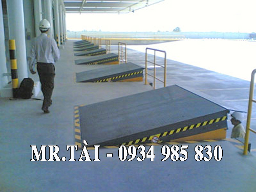 Sàn nâng tự động (Dock leveler)
