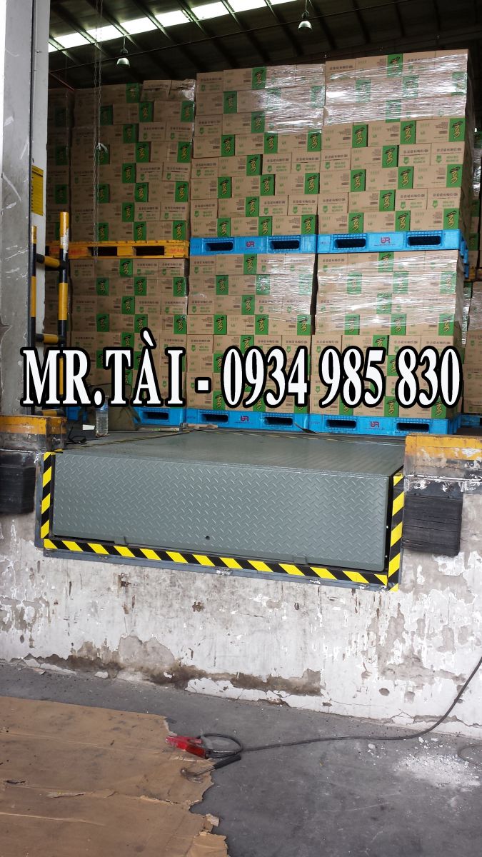 Sàn nâng tự động (Dock leveler)