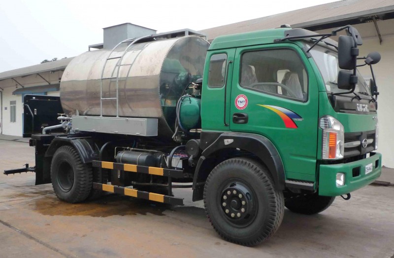 Xe tưới nhựa đường Vạn Xuân