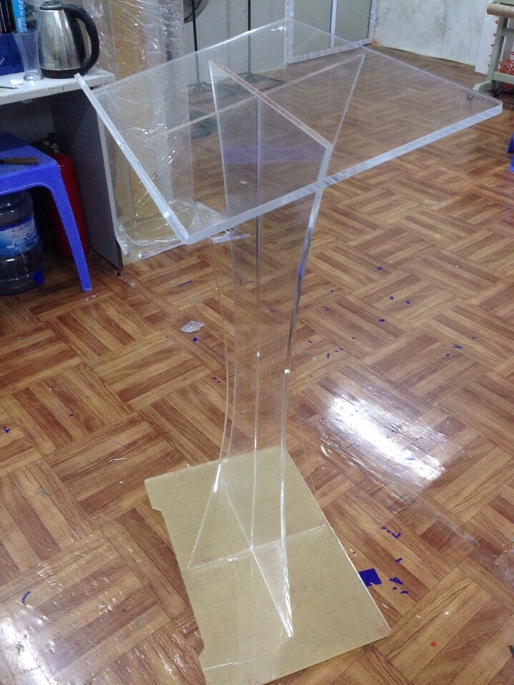Bục phát biểu mica