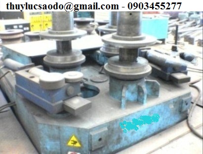 Máy lốc thép hình