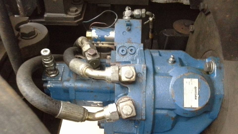 Bơm thủy lực máy xúc Doosan 55W