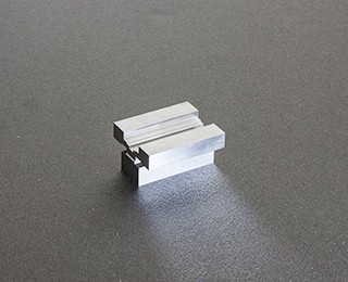 Sản xuất sản phẩm, linh kiện khuôn đúc