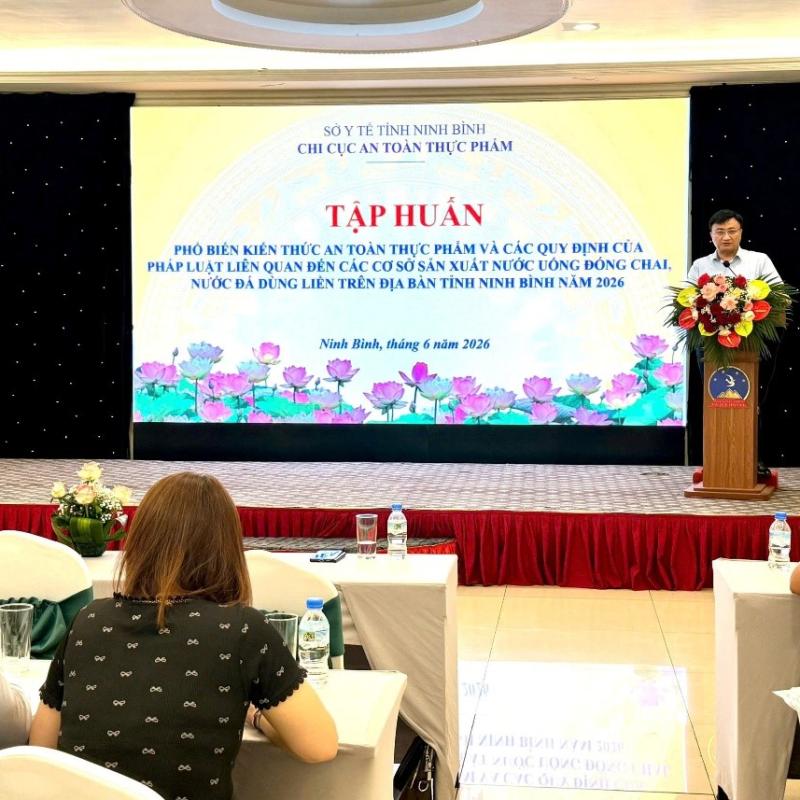 Tập huấn kiến thức an toàn thực phẩm cho các cơ sở sản xuất nước uống đóng chai, nước đá dùng liền trên địa bàn tỉnh Dubai Palace