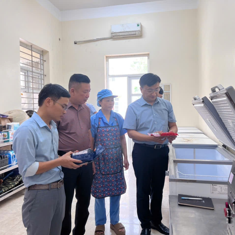 NINH BÌNH: TĂNG CƯỜNG GIÁM SÁT CÔNG TÁC BẢO ĐẢM AN TOÀN THỰC PHẨM TẠI CÁC CƠ SỞ KHÁM BỆNH, CHỮA BỆNH VÀ CƠ SỞ TRỢ GIÚP XÃ HỘI