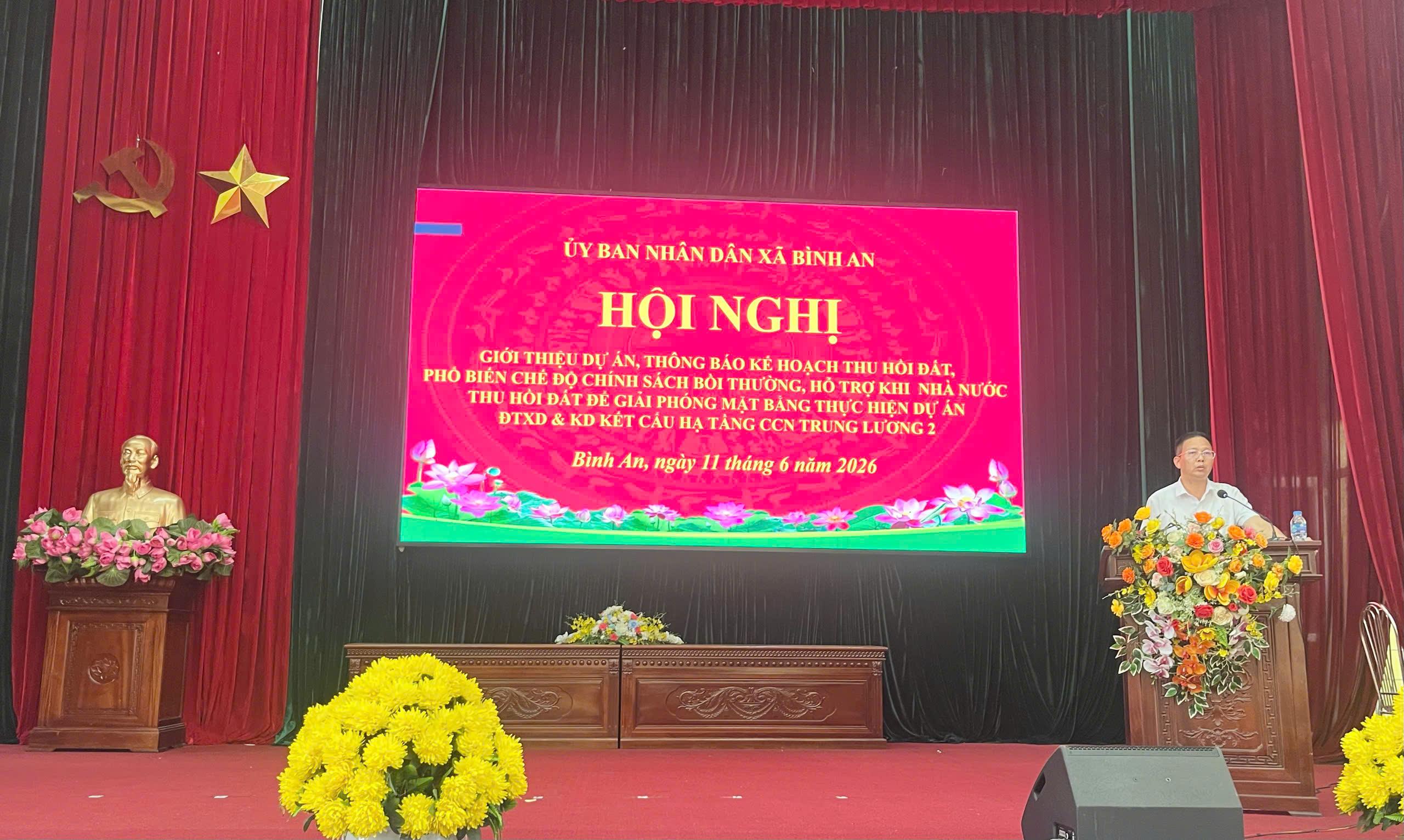UBND xã Bình An tổ chức hội nghị giới thiệu Dự án, thông báo kế hoạch thu hồi đất, phổ biến chế độ chính sách bồi thường, hỗ trợ khi Nhà nước thu hồi đất để giải phóng mặt bằng thực hiện dự án ĐTXD & KD kết cấu hạ tầng CCN Trung Lương 2.