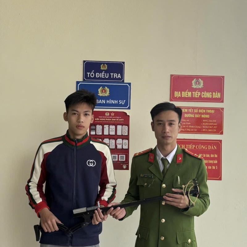 Bài tuyên truyền vận động toàn dân giao nộp và đấu tranh với tội phạm vi phạm pháp luật về vũ khí, vật liệu nổ, công cụ hỗ trợ và pháo