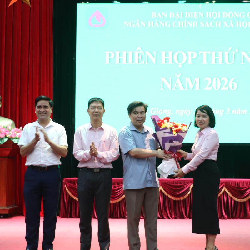 BĐD HĐQT Ngân hàng CSXH xã Bình Giang tổ chức phiên họp thứ nhất năm 2026.