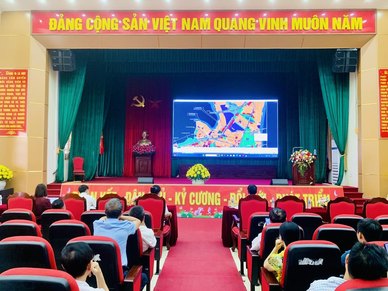 UBND xã Bình Lục tổ chức hội nghị công khai, xin ý kiến đối với đồ án điều chỉnh cục bộ Quy hoạch chung đô thị chợ Sông