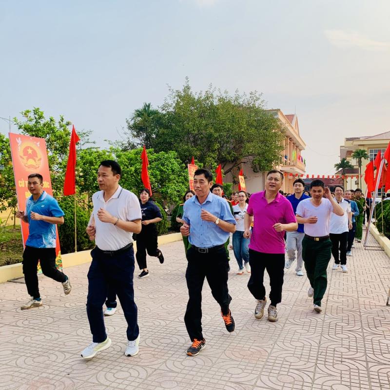 UBND xã Bình Lục tổ chức “Ngày chạy Olympic vì sức khỏe toàn dân – Vì an ninh Tổ quốc”