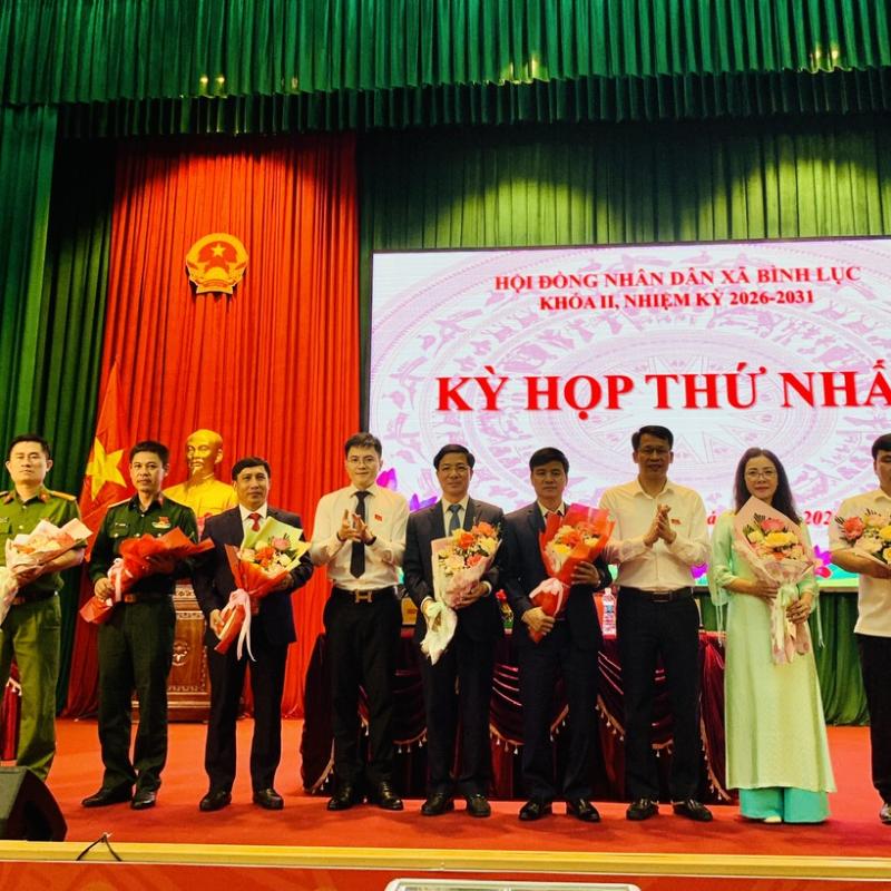 Kỳ họp thứ nhất HĐND xã Bình Lục khoá II, nhiệm kỳ 2026-2031