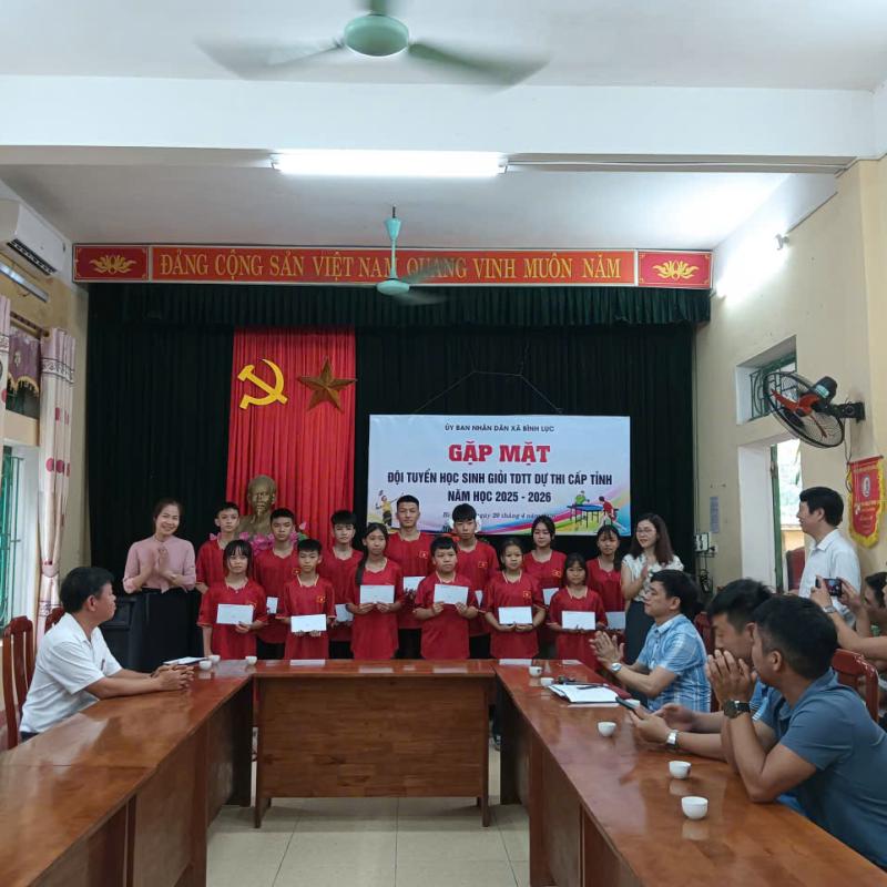 Xã Bình Lục gặp mặt đội tuyển học sinh giỏi TDTT dự thi cấp tỉnh năm học 2025-2026