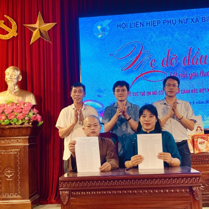 Hội LHPN xã Bình Lục tổ chức chương trình “Mẹ đỡ đầu – Gắn kết yêu thương”