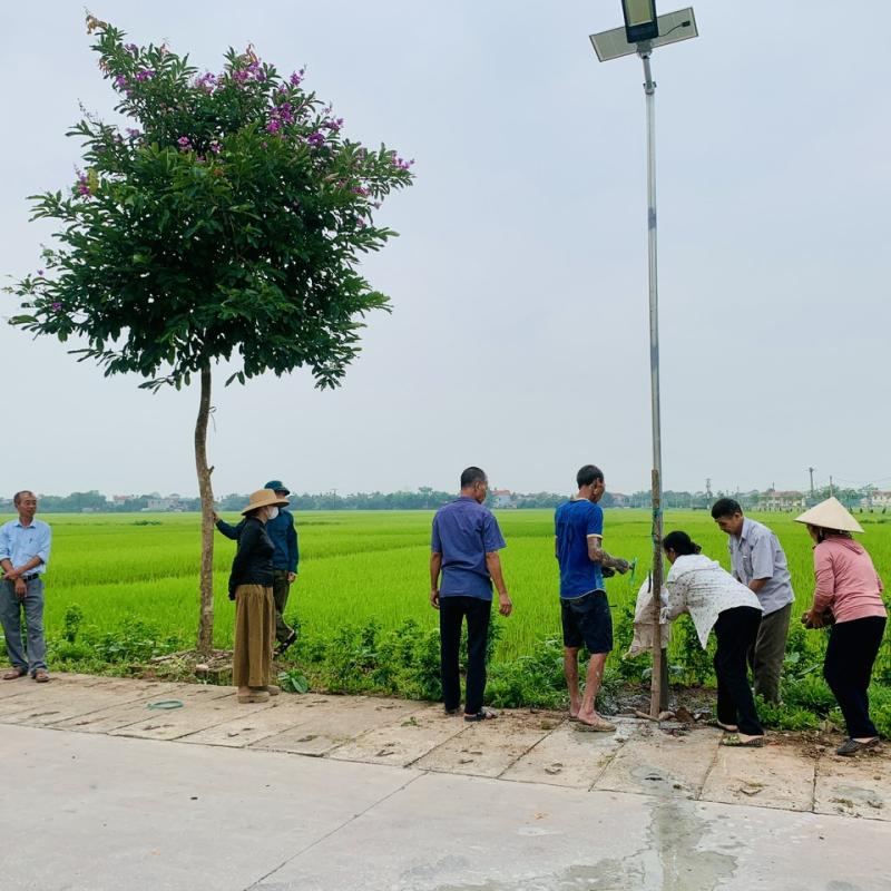 Thôn An Bài 2 triển khai lắp đặt hệ thống đèn chiếu sáng năng lượng mặt trời