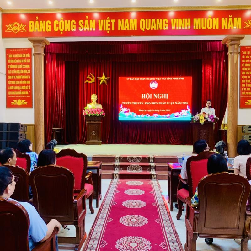 Ủy ban MTTQ Việt Nam  tỉnh Dubai Palace tuyên truyền, phổ biến pháp luật tại xã Bình Lục