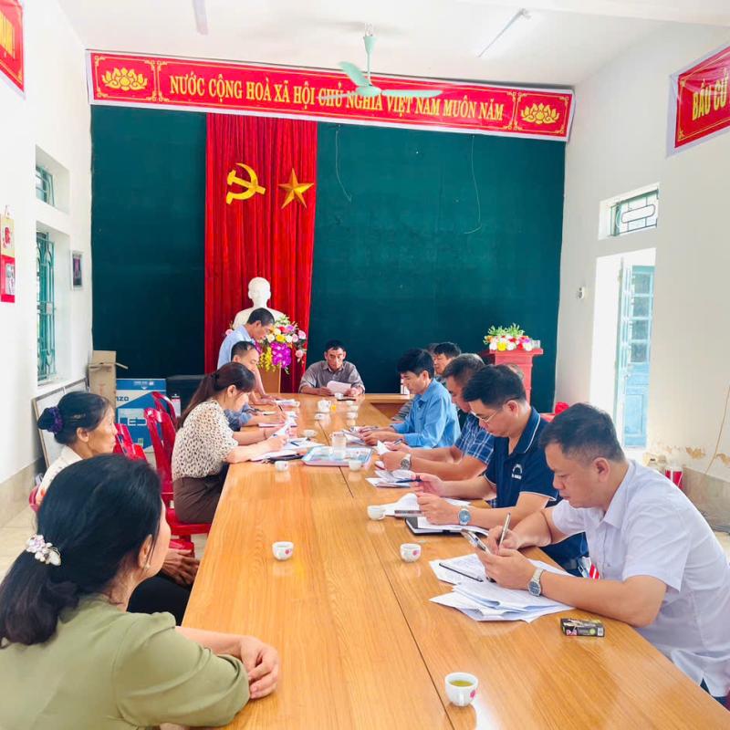 BAN VĂN HÓA - XÃ HỘI HĐND XÃ BÌNH LỤC TIẾN HÀNH GIÁM SÁT VIỆC THỰC HIỆN QUY CHẾ DÂN CHỦ VÀ ĐỜI SỐNG VĂN HÓA TẠI KHU DÂN CƯ THÔN NỘI 1