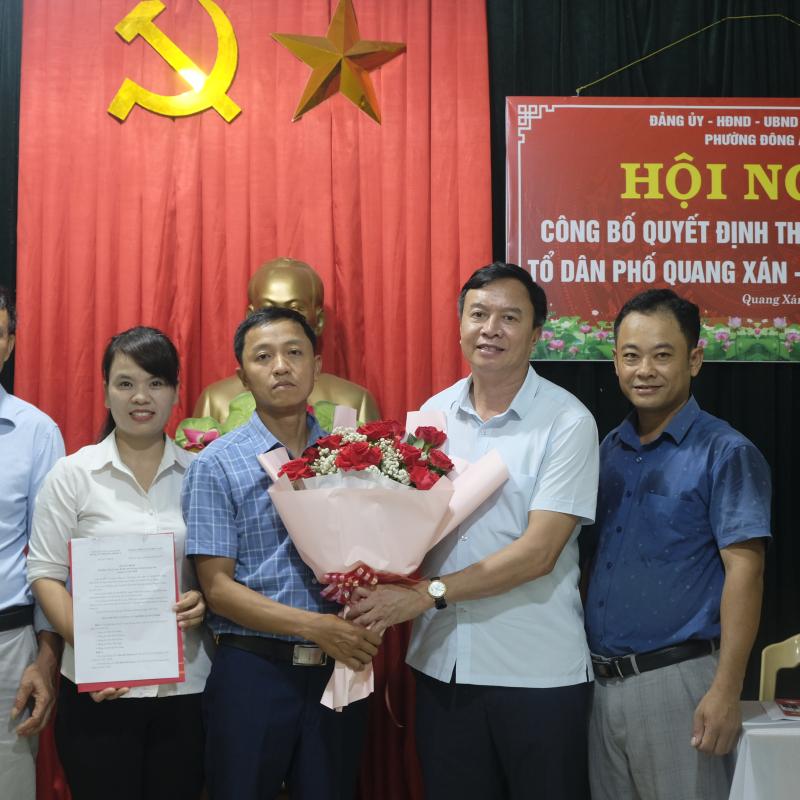 Đồng chí Phó Bí thư Thường trực Đảng ủy phường Đông A dự sinh hoạt thường kỳ tháng 7 tại Chi bộ Quang Xán