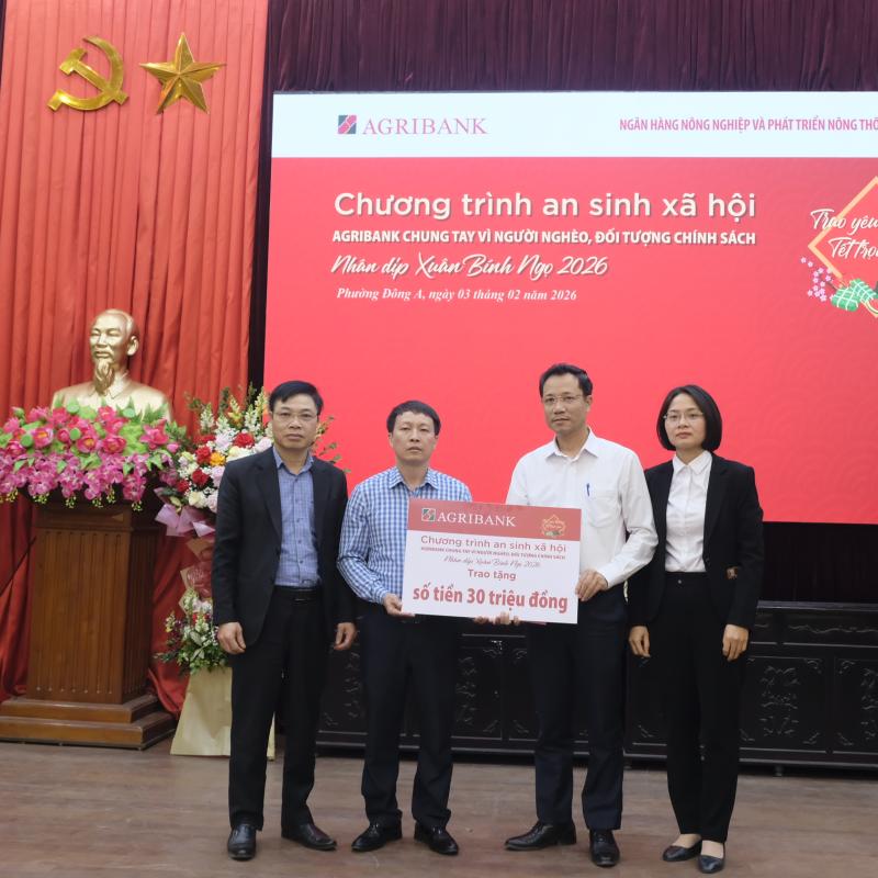 Agribank chi nhánh Mỹ Lộc chung tay chăm lo người nghèo, gia đình chính sách dịp Xuân Bính Ngọ 2026 tại phường Đông A
