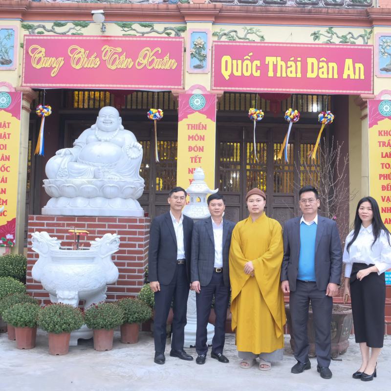 Các đồng chí lãnh đạo phường Đông A thăm, chúc mừng các cơ sở tôn giáo tiêu biểu trên địa bàn nhân dịp Tết Nguyên Đán Bính Ngọ 2026