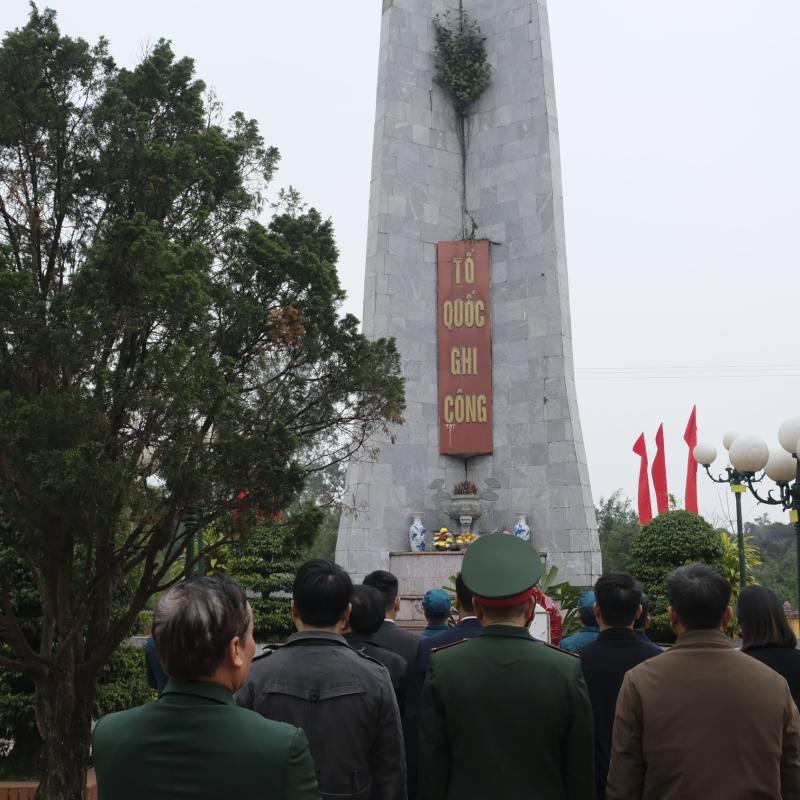 Phường Đông A tổ chức Đoàn dâng hương, dâng hoa tại Nghĩa trang liệt sĩ nhân Ngày thành lập Đảng 3/2