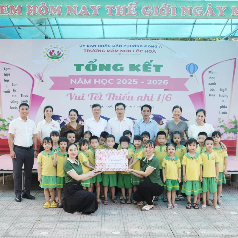 Phường Đông A tổ chức thăm, tặng quà thiếu nhi nhân dịp Ngày Quốc tế Thiếu nhi 1/6 năm 2026