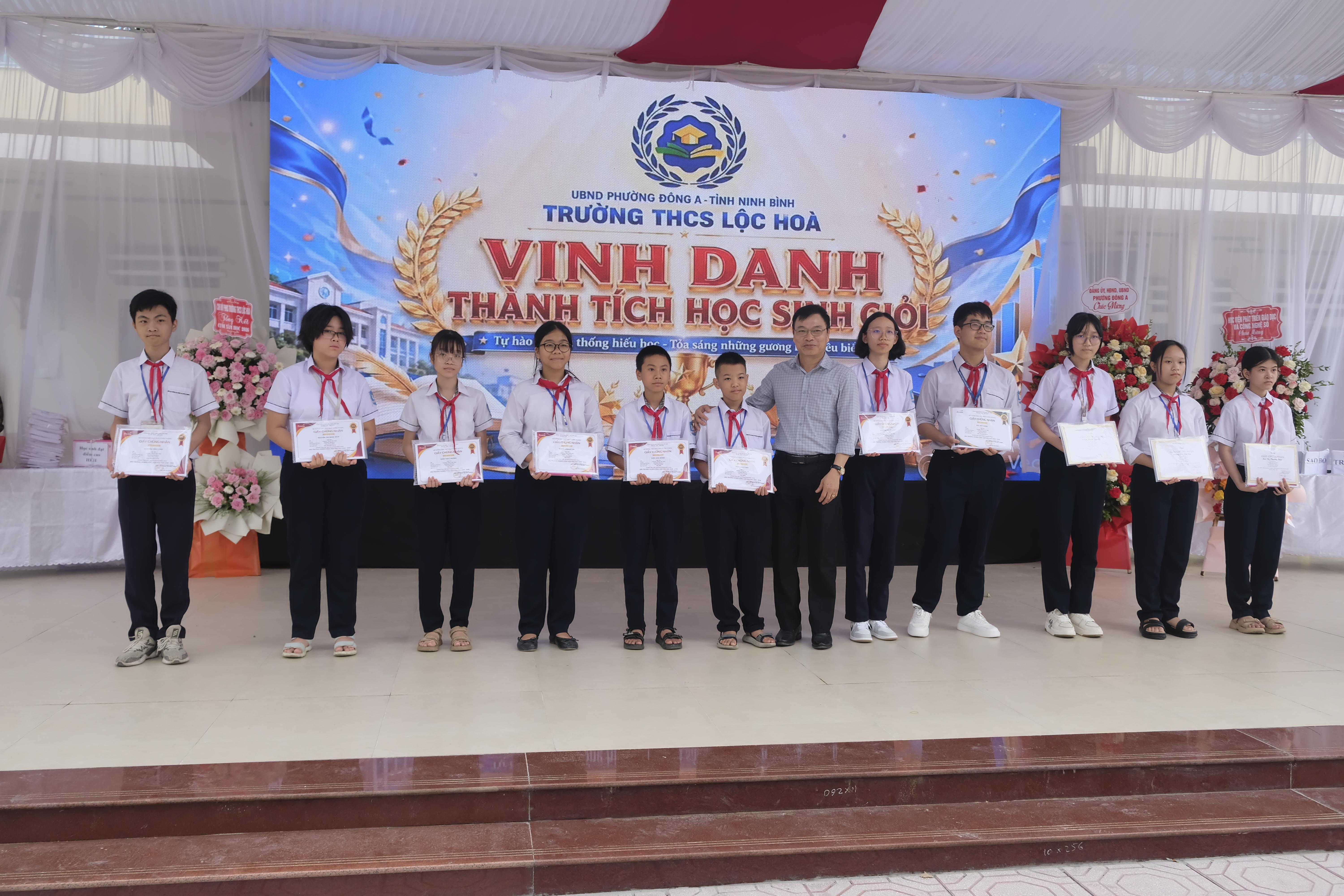 anh 18