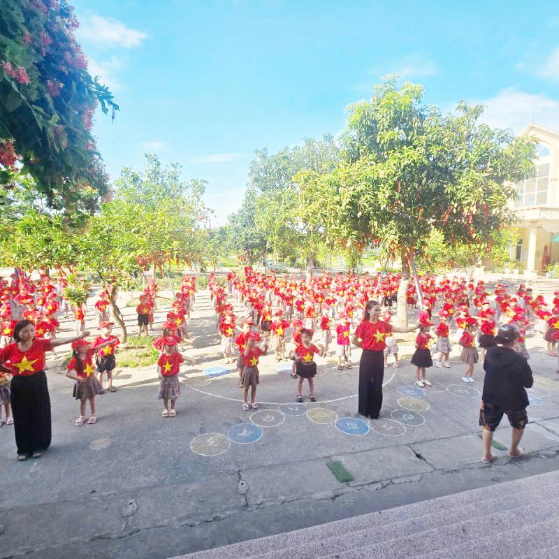 Trường Mầm non Mỹ Thắng tổ chức chương trình “Rung chuông vàng” với chủ đề “Bé với An toàn giao thông” năm học 2025 – 2026