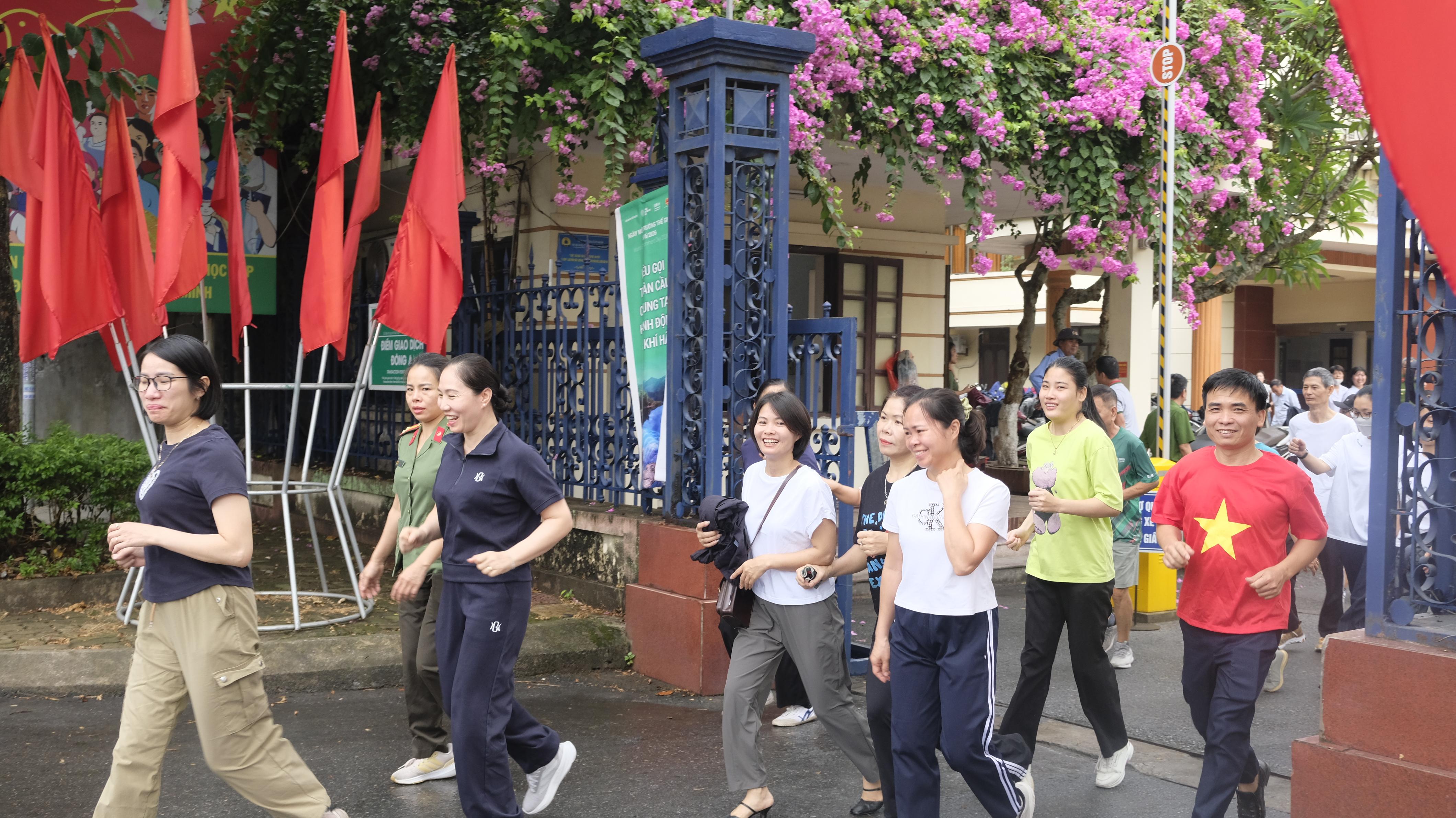 Ảnh cán bộ công chức 1