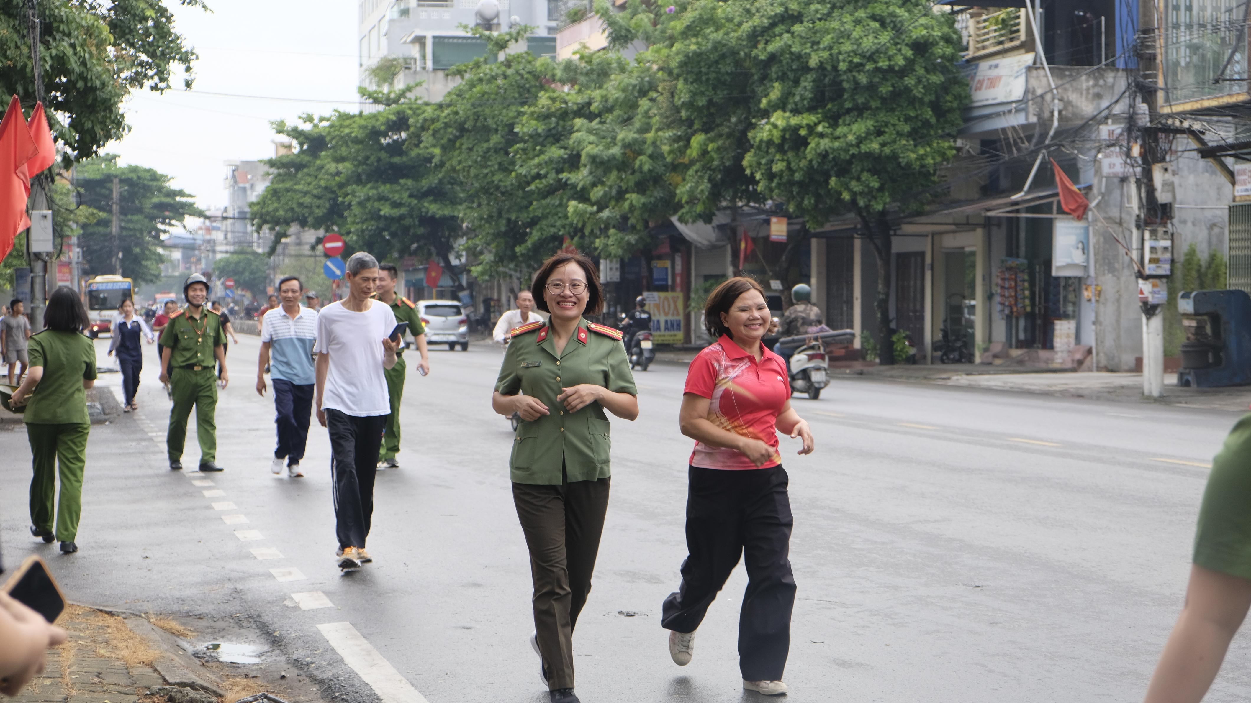 Cán bộ công chức 5