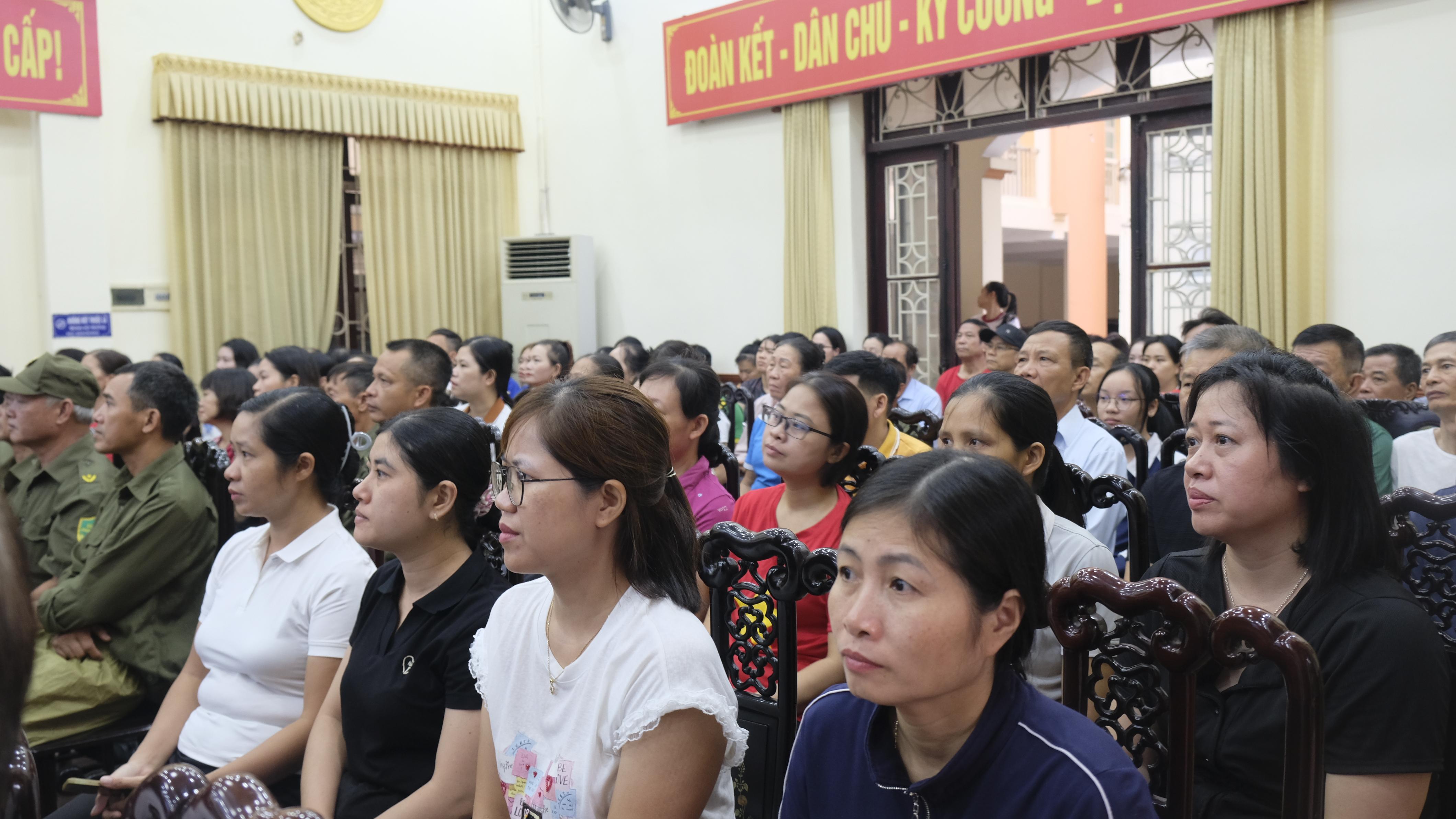 Đại biểu dự mít tinh 2