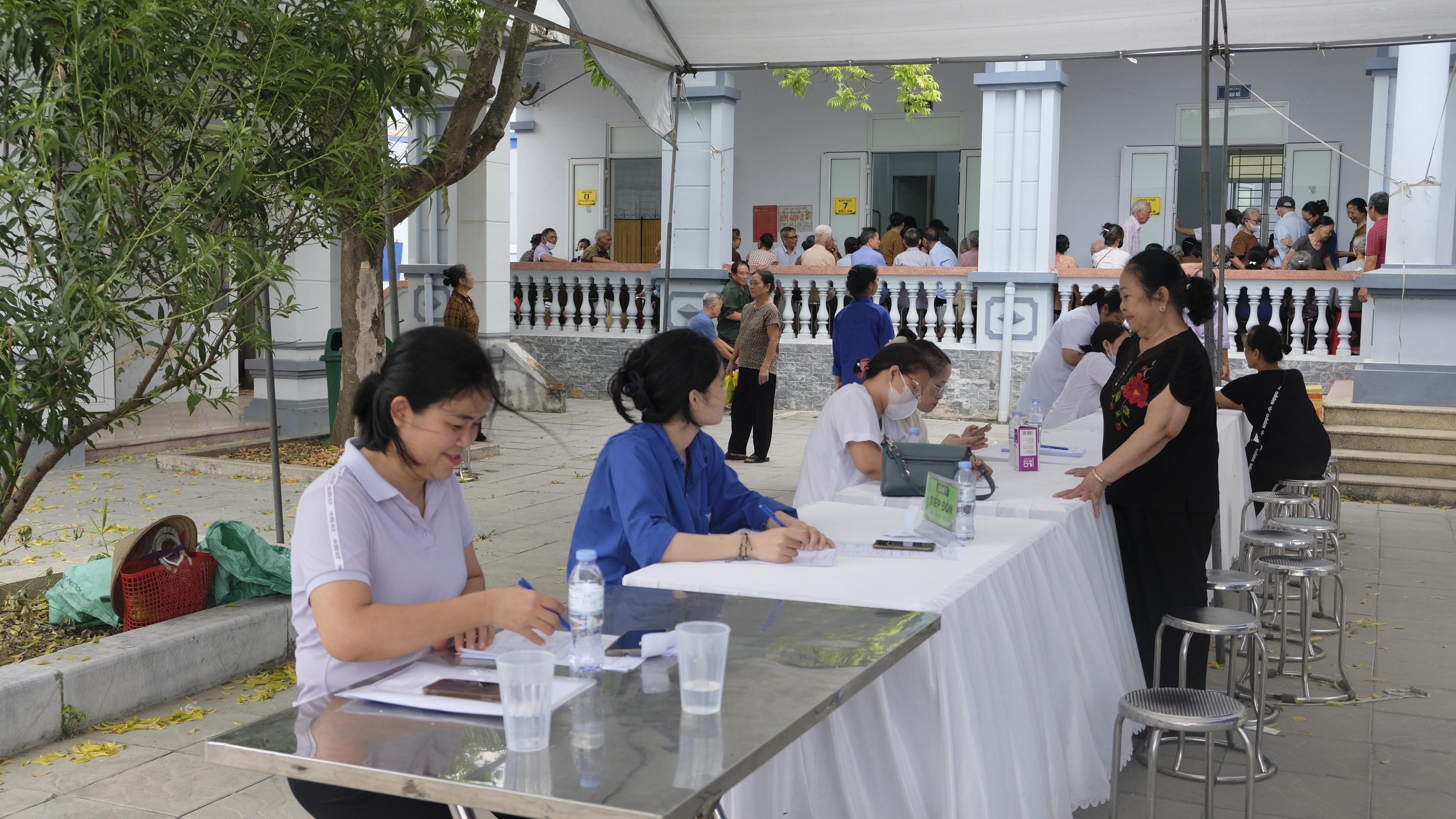 cán bộ phường 4