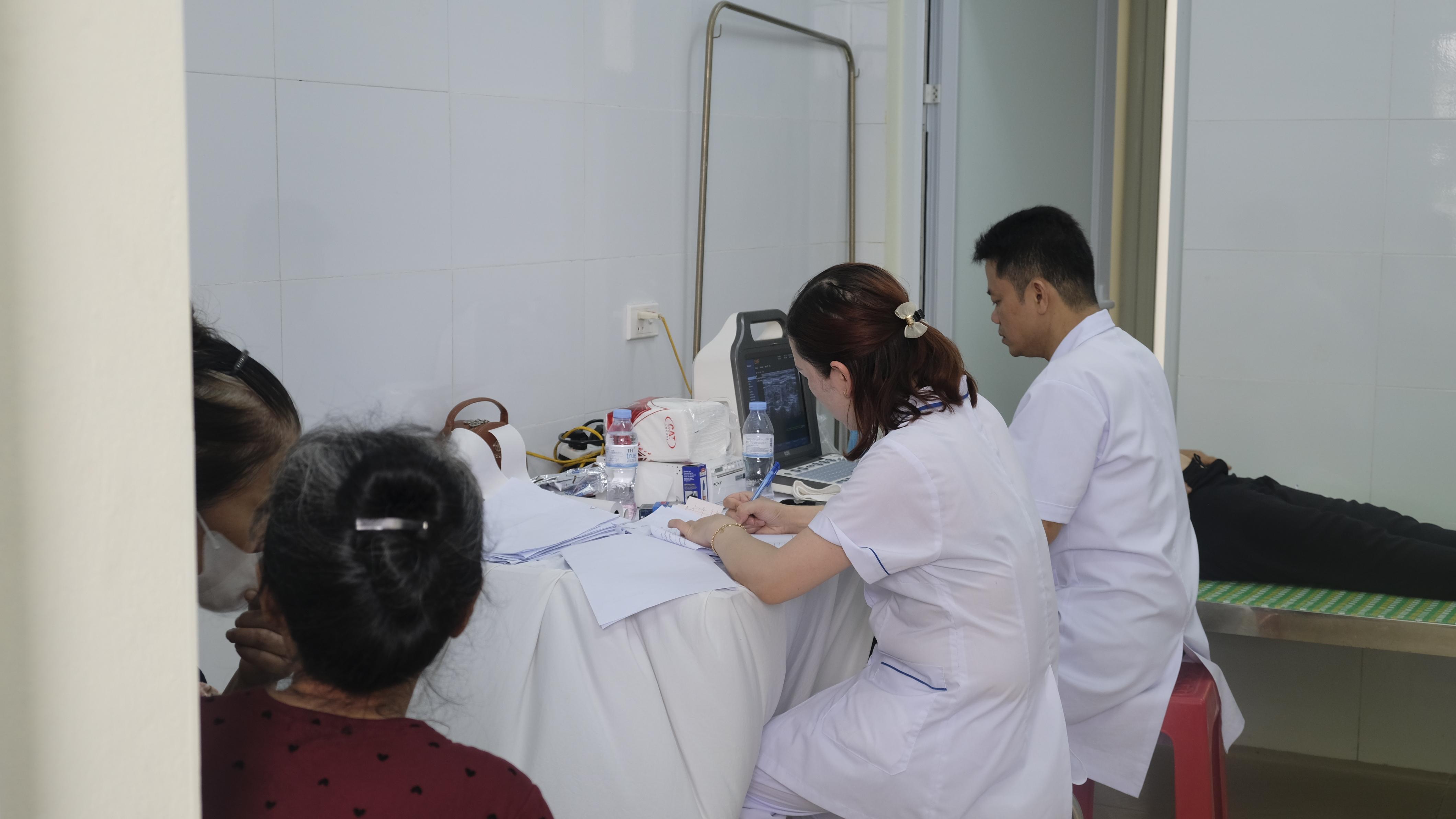 đội ngũ bác sĩ 5