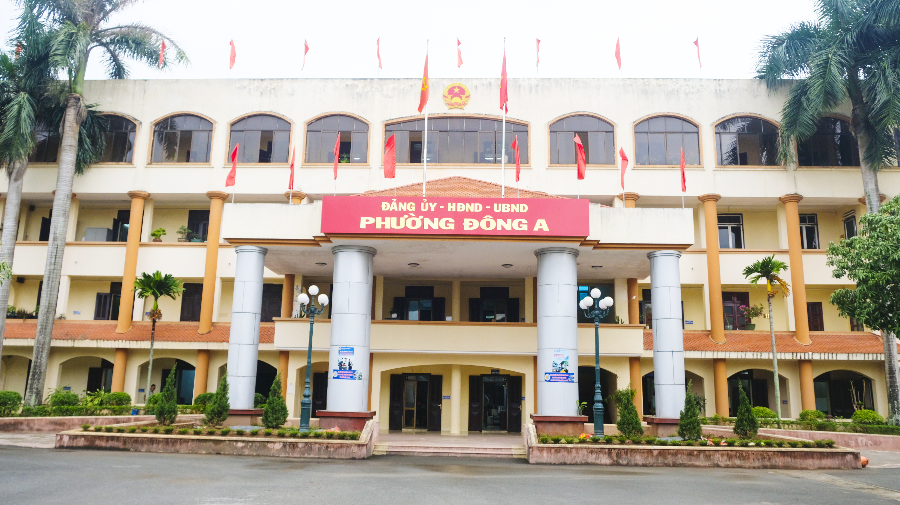 anh 2 tru so DU UBND phuong