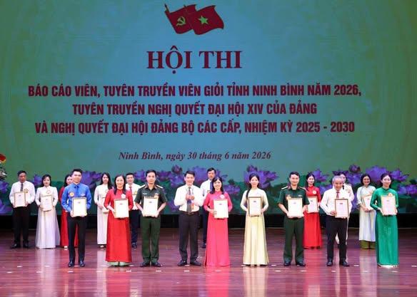 anh 2 hoi thi BCV