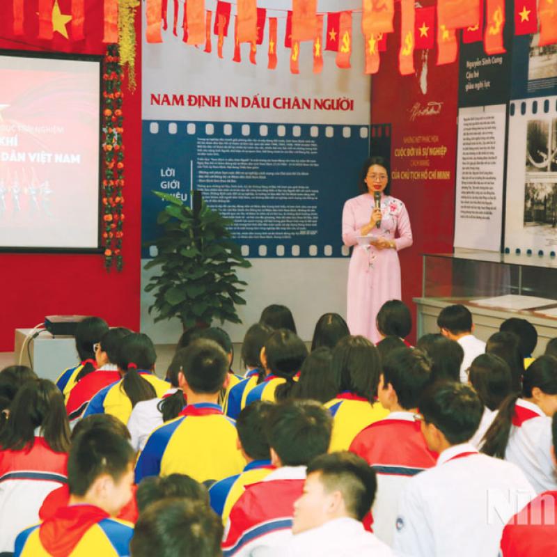 Chung tay bảo vệ trẻ em trên môi trường số