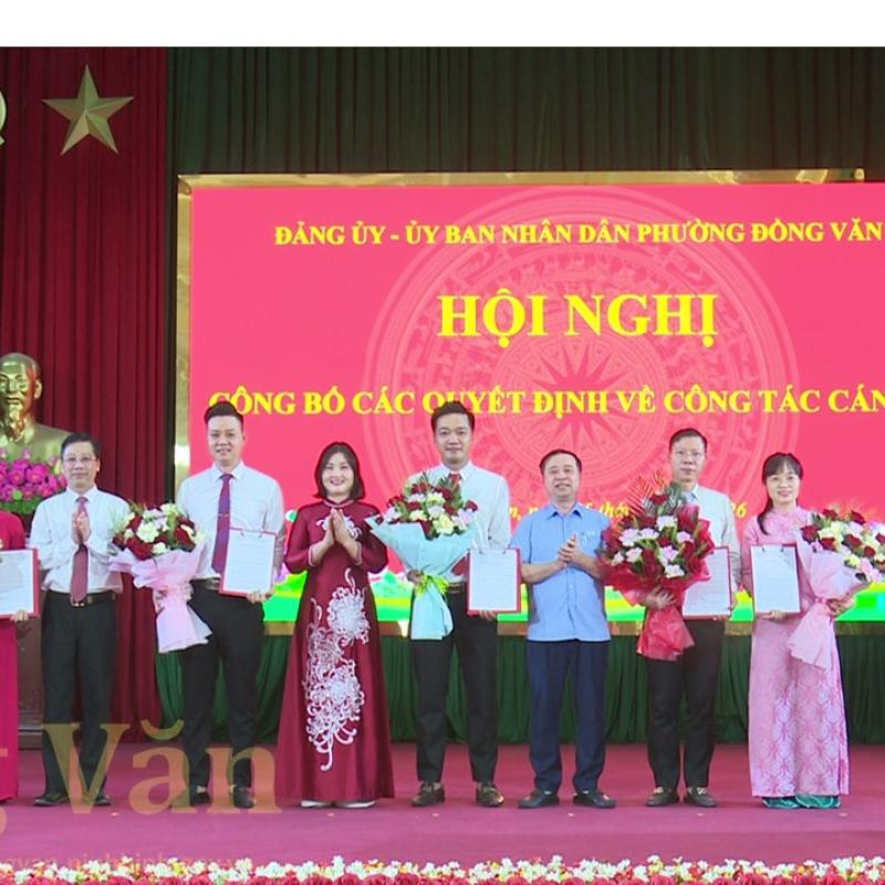 Đảng ủy - UBND phường Đồng Văn công bố Quyết định về công tác cán bộ