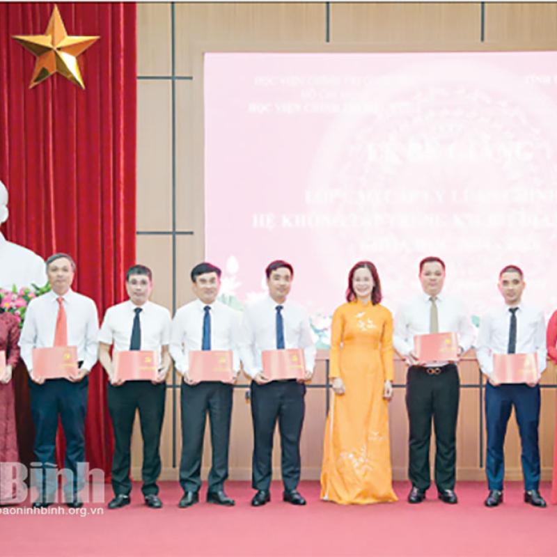 Xây dựng đội ngũ cán bộ lãnh đạo, quản lý ngang tầm nhiệm vụ