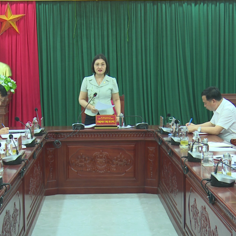 Thường trực Đảng ủy phường Đồng Văn làm việc với Văn phòng Đảng ủy phường