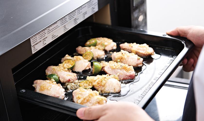 Đồng chí Phó Bí thư Thường trực Tỉnh ủy Đinh Thị Lụa kiểm tra công tác bầu cử đại biểu Quốc hội và HĐND tại các địa phương