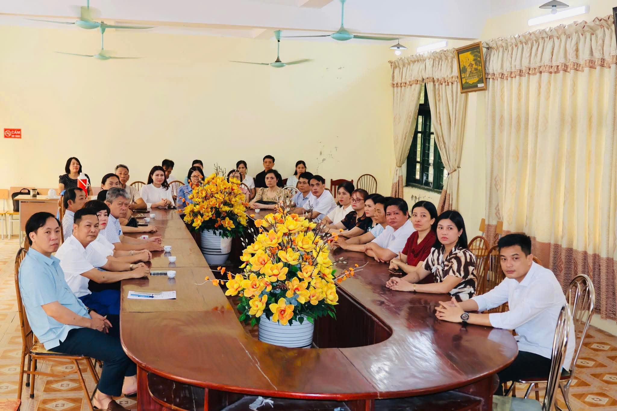 dai-bieu-truong-thcs-hoang-dong-tham-gia-hoc-tap-nghi-quyet-1776149463-16575.jpg