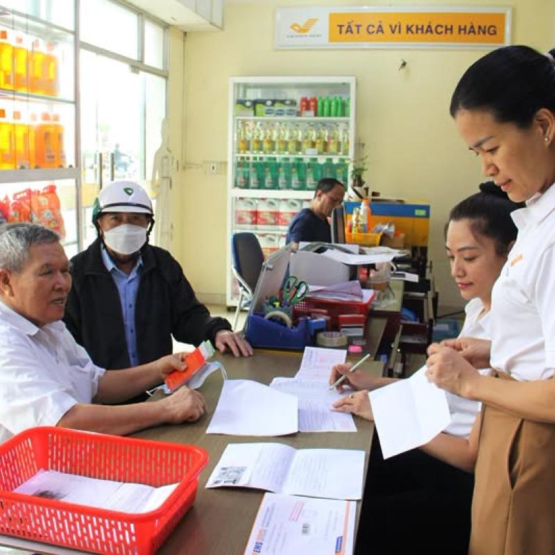 Nâng trợ cấp hưu trí xã hội để bảo đảm mức sống cho người cao tuổi