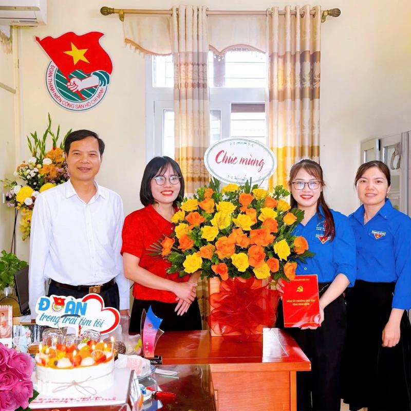 "ĐẢNG ỦY - HĐND- UBND- UB MTTQ PHƯỜNG DUY TÂN CHÚC MỪNG KỶ NIỆM 95 NĂM NGÀY THÀNH LẬP ĐOÀN TNCS HỒ CHÍ MINH (26/3/1931 - 26/3/2026)"