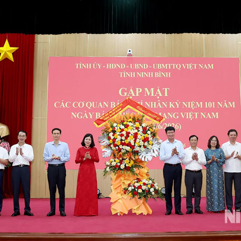 Tỉnh ủy, HĐND, UBND, Ủy ban MTTQ Việt Nam tỉnh gặp mặt các cơ quan báo chí nhân kỷ niệm 101 năm Ngày Báo chí cách mạng Việt Nam
