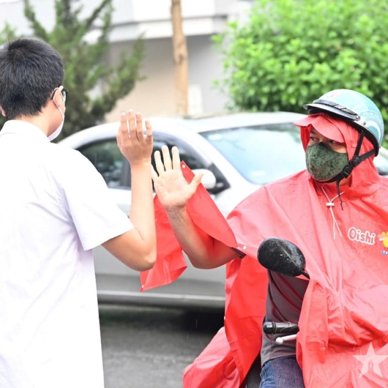 Thí sinh làm bài thi cuối cùng Kỳ thi tốt nghiệp THPT năm 2026