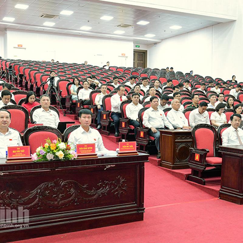 Kỳ họp thường lệ giữa năm 2026, HĐND tỉnh khóa XVI: Nghe các báo cáo, tờ trình và tiến hành thảo luận tại tổ